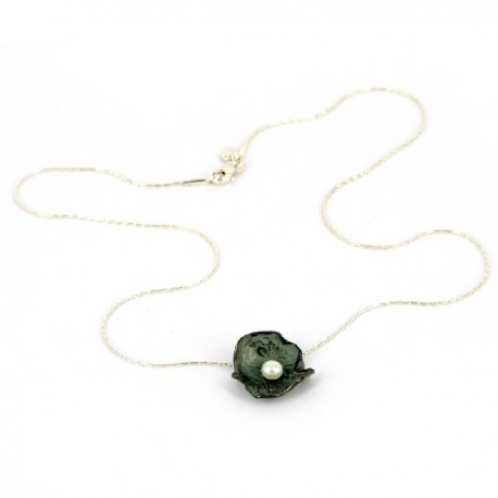Collar flor  Plata oxidada y perla