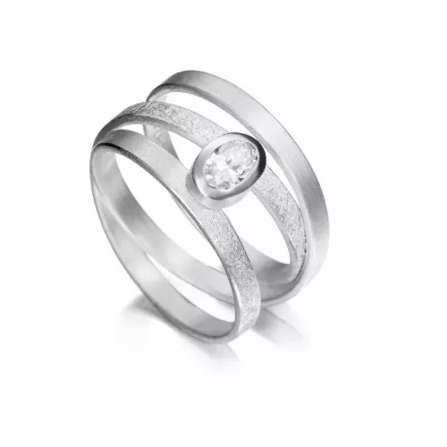 Ring mit zirkonia 6x4 mm